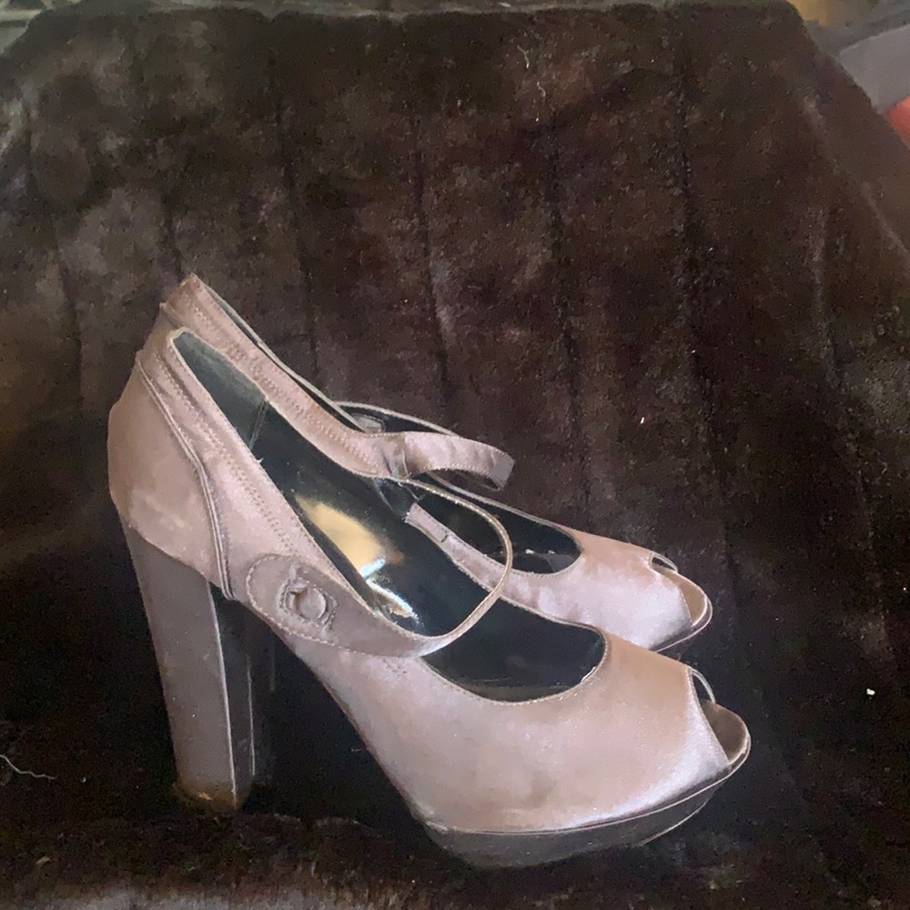 Colin Stewart size 10 B healed Mary Jane’s with peep toe